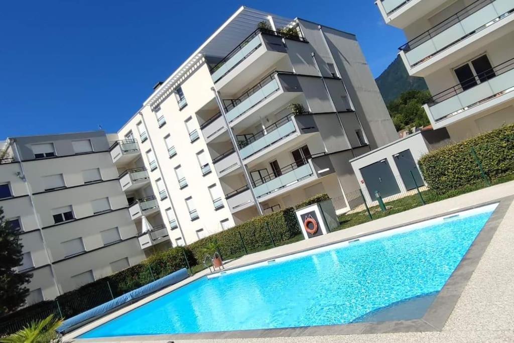 Superbe Appartement En Residence Avec Piscine. Albertville Εξωτερικό φωτογραφία
